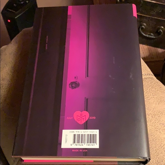 Lock Every Door by Riley Sager - Picture 2 of 4